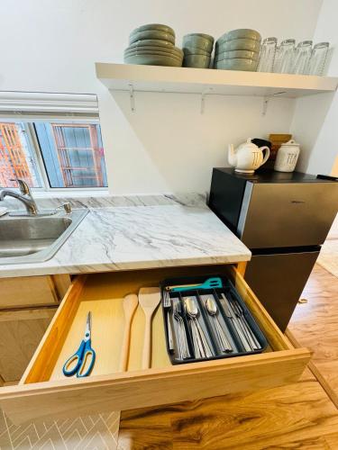 Cozy Private Guesthouse with AC in Ocean View Hills