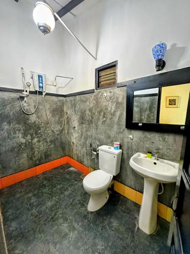 Single Room with Garden View image 4