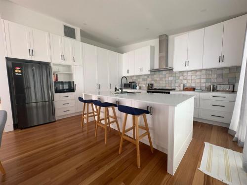 Plumeria Cottage Private Coastal Retreat by Australia No 1 Beach in Cronulla