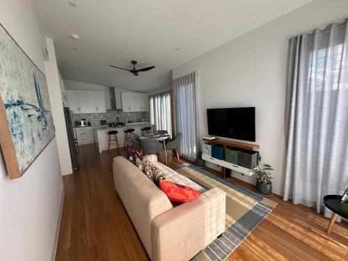 Plumeria Cottage Private Coastal Retreat by Australia No 1 Beach in Cronulla
