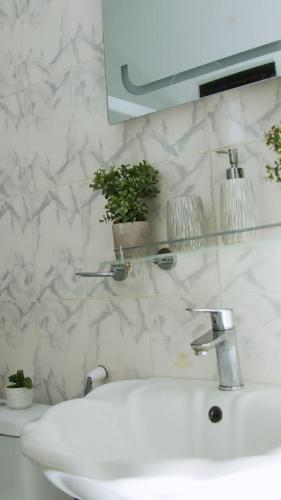 Badkamer, Meublé (Meuble) in Grand-Yoff