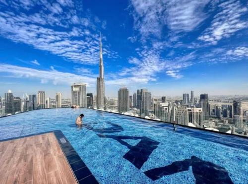 Spectacular 2 Bed Downtown I Highest Infiniti Pool, Dubái (foto 7)