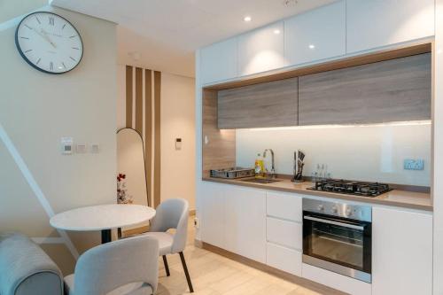 Beautiful 1 bed apartment Marina I Sleeps 4, Dubái (foto 5)