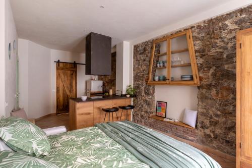 One-Bedroom Apartment image 4