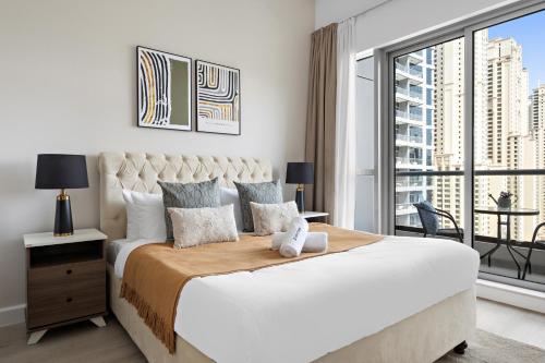 Renovated Luxe Bay Central Dubai Marina Apartment, Dubai (Foto 2)