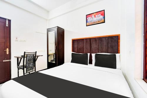Standard Double Room room in Hotel O Attukal Near Attakulangara Formerly Remya Residency
