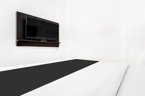 Standard Double Room image 9