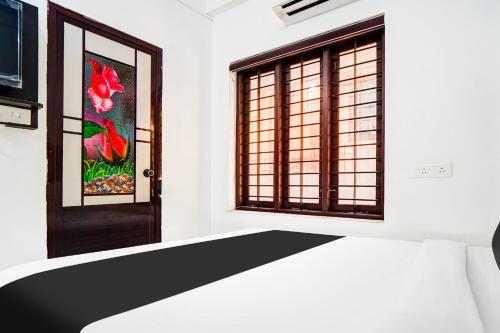 Standard Double Room image 4