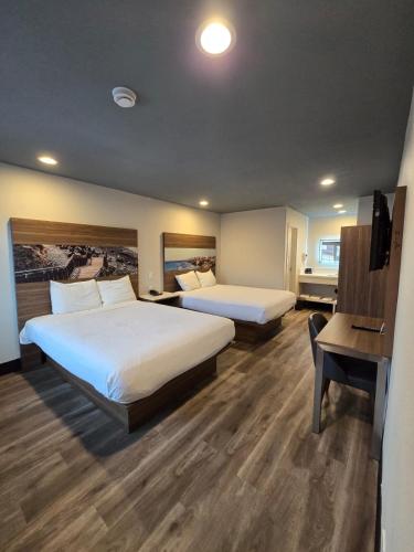 Hyland Inn near Legoland in Carlsbad, USA