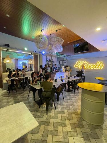 Restaurant, Moonstar Cebu Hotel - Capsule Room in Cebu