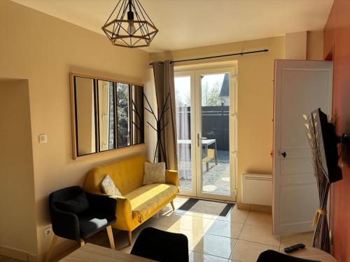 Les Hulottes - Sur la route du Mont-St-Michel in Ducey