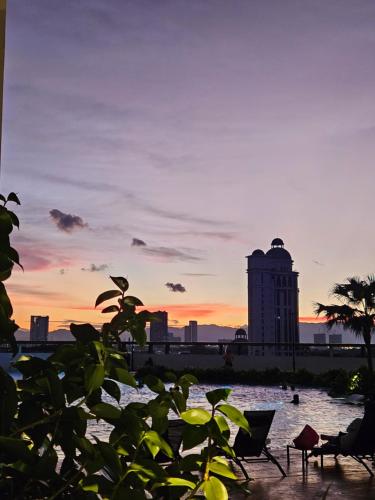 Metropol Serviced Apartment BM Perda CozyUrbanView - Tap to explore photos