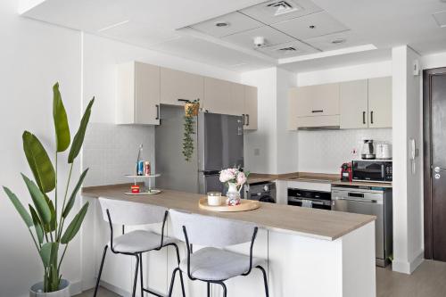 Renovated Luxe Bay Central Dubai Marina Apartment, Dubai (Foto 4)