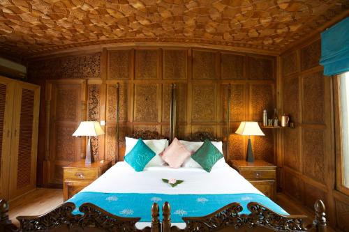 Sukoon Houseboat Kashmir in Srinagar