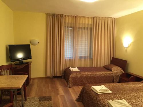 Hotel Varosha - image 13