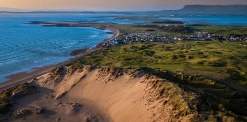 สนามกอล์ฟ (ในที่พัก), Lilac Lodge - Strandhill Beach House in สแตรนด์ฮิล