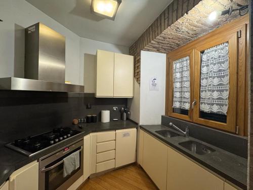 New! Renovated Apt in Ancient Rome, Roma (foto 10)