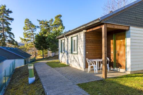 2 bedrooms, 4 beds