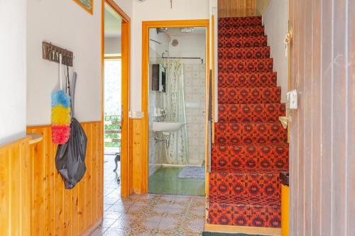 A small house in a fairytale village in Vendrogno