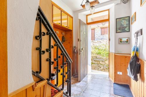 A small house in a fairytale village in Vendrogno