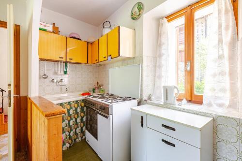 A small house in a fairytale village in Vendrogno