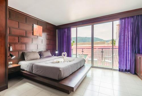 room detail thumbnail 1