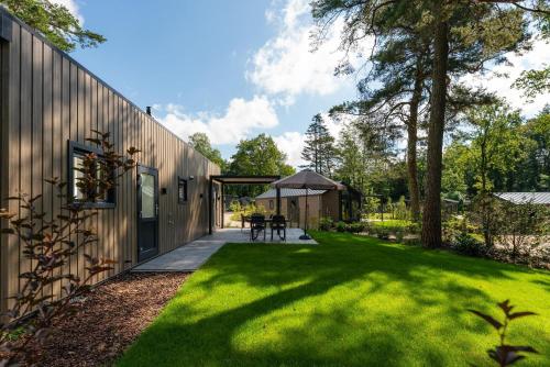 2 bedrooms, 4 beds