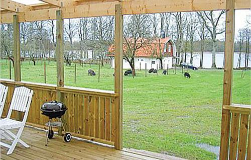 Viesnīcas āriene, Stunning Home In Ljungby With Lake View in Holminge