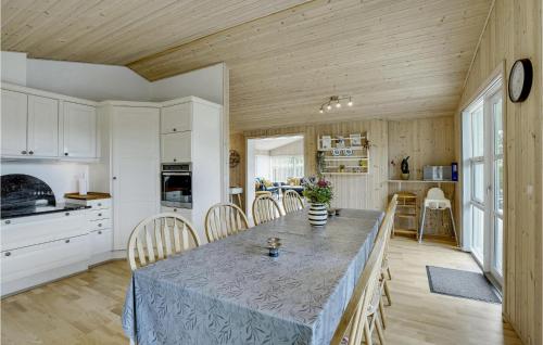 Kitchen, Holiday Home Spurvevænget Iii in Hemmet