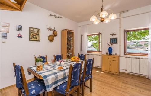 Three-Bedroom Holiday Home in Lun - image 12