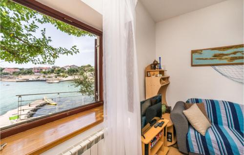 Three-Bedroom Holiday Home in Lun - image 10