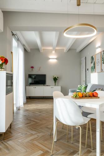 HomeThirtyFour, Verona