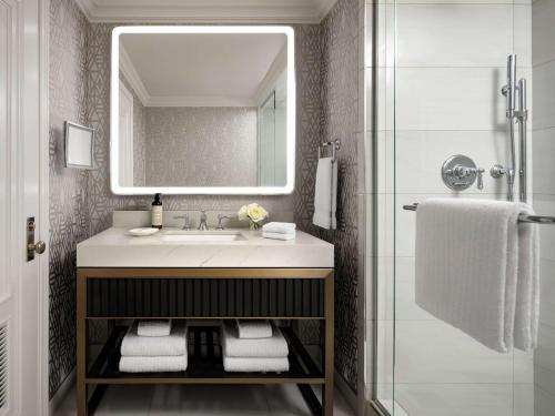 One-Bedroom King Suite