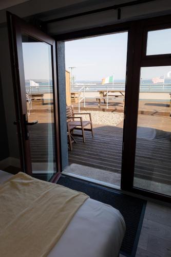Aran Islands Hotel - image 2