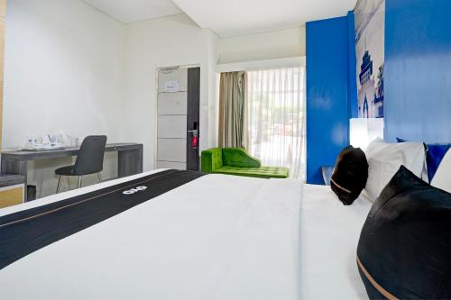 Deluxe Double Room image 3
