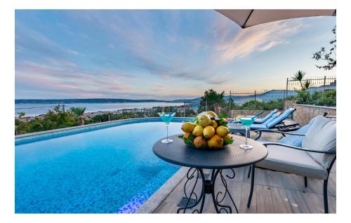 Luxurious Home In Kastel Kambelovac With Sauna – khách sạn tại Kastel Kambelovac