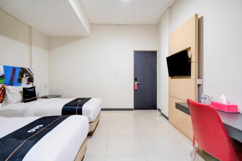 Deluxe Twin Room image 3