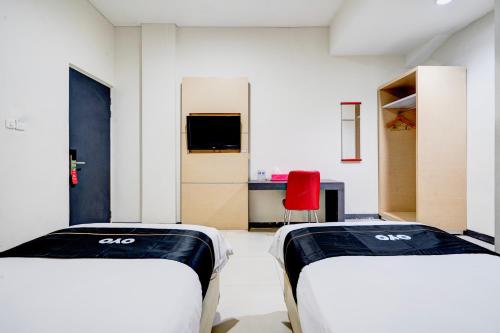 Deluxe Twin Room image 4