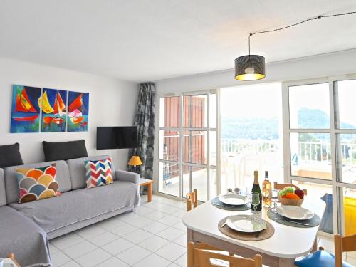 Apartment Le Hameau - L2 202 by Interhome in Saint-Raphael