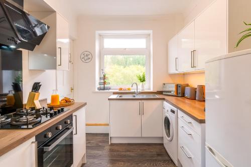 ห้องครัว, The Nest Superb Apartment In Afan Forest Bike Park By Staystaycations in พอร์ต เทลบอท