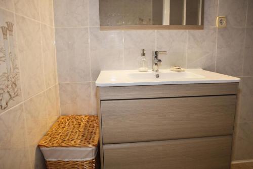 At151 Flat with Airco,building in front of the beach