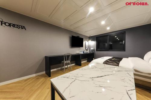 Premium Room - King Bed