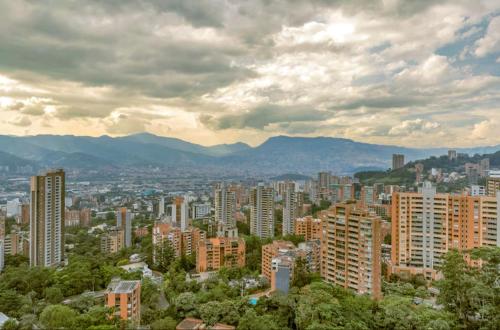 23rd Floor Luxury Apartment 5 Min from Provenza