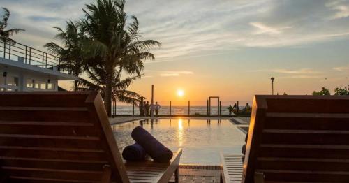 בריכת שחיה, Manara beach in ברובלה