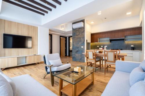 Executive Suite image 2