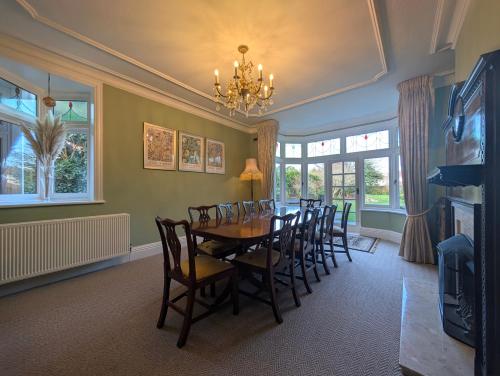 บริการและสิ่งอำนวยความสะดวก, Allenbrook in คอลวี เบย์