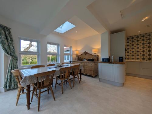 บริการและสิ่งอำนวยความสะดวก, Allenbrook in คอลวี เบย์