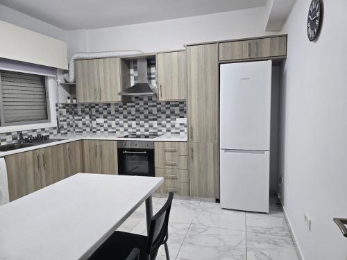 Project 99 - Breakbooking CY, Limassol (photo 10)