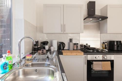 Professional Home in Manchester - Tap to explore photos