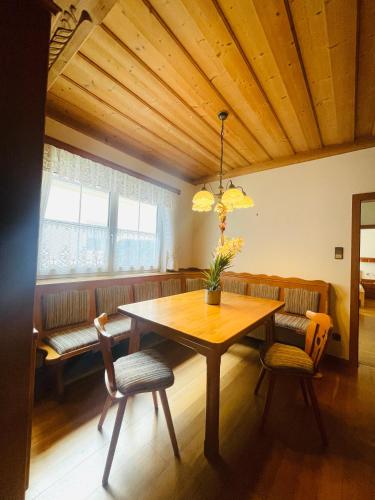 E&C Pension Rooms in Rothneusiedl